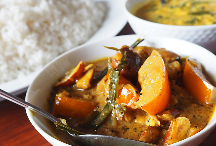 野生のキュウリでスパイスカレー