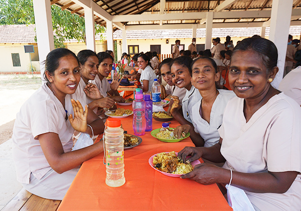 ランチの半分外