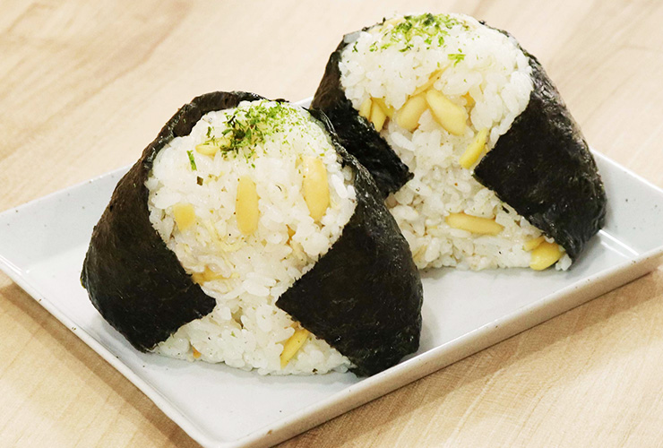 アーモンドちりめんのり塩おにぎり